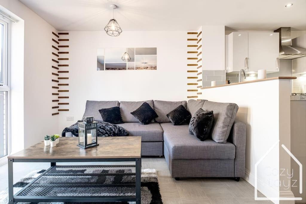 Beautiful 5 Bedroom Home In The City Centre With Gated Parking バーミンガム エクステリア 写真