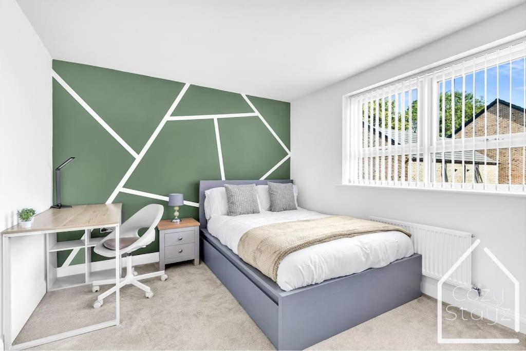 Beautiful 5 Bedroom Home In The City Centre With Gated Parking バーミンガム エクステリア 写真