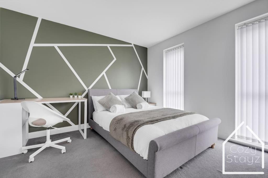 Beautiful 5 Bedroom Home In The City Centre With Gated Parking バーミンガム エクステリア 写真